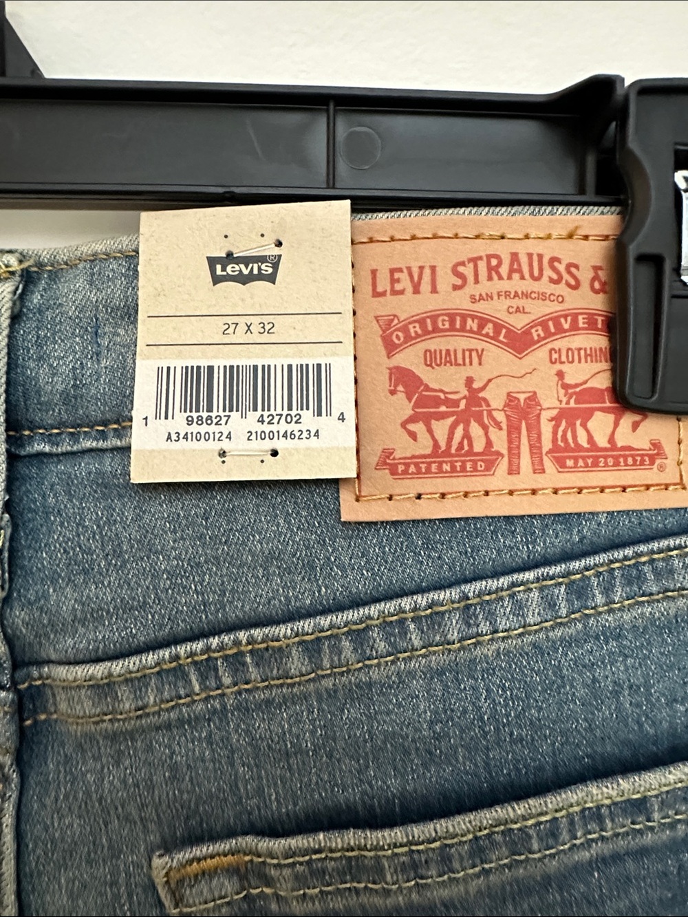 Levi's Women's Blue Flare Jeans with Red Tab - Picture 2 of 5